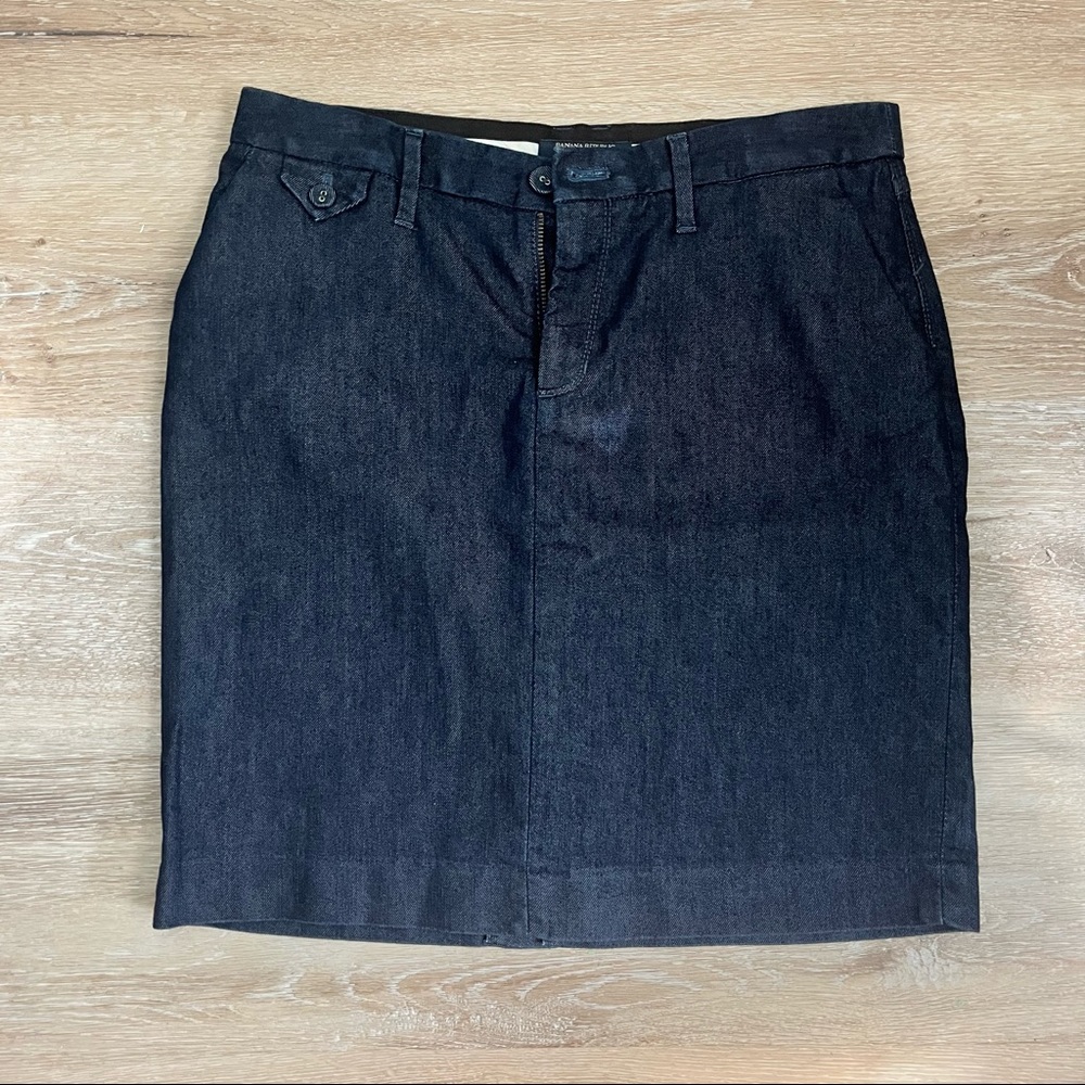 ✨Host Pick✨ Banana Republic Chambray Pencil Skirt - Picture 2 of 5